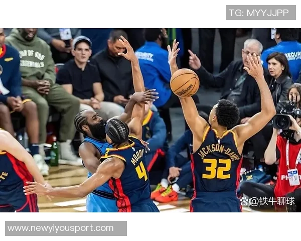 小琼斯与哈登小卡祖巴茨联手展现惊人净效率值得首发机会 小琼斯与哈登小卡祖巴茨联手展现惊人净效率值得首发机会