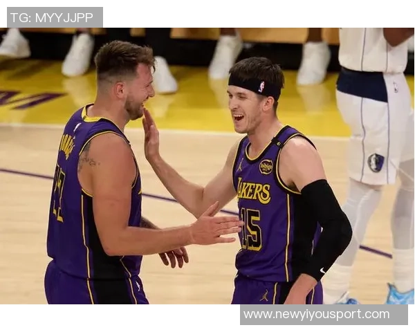 小里弗斯直言湖人争冠之路漫长应尽早考虑交易老詹