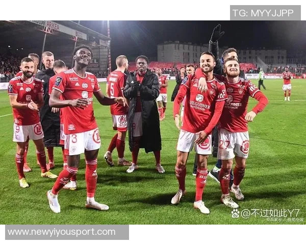 早报：欧冠重燃战火今晚揭幕各队争夺荣耀的激烈对决即将开启