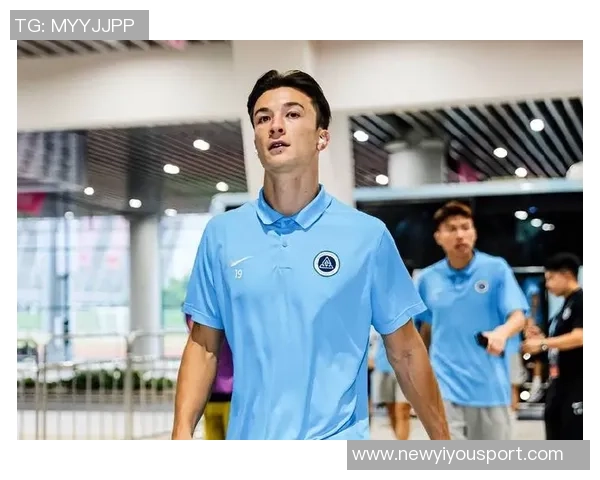 海港队出发海外冬训安永佳与张源共同亮相引关注